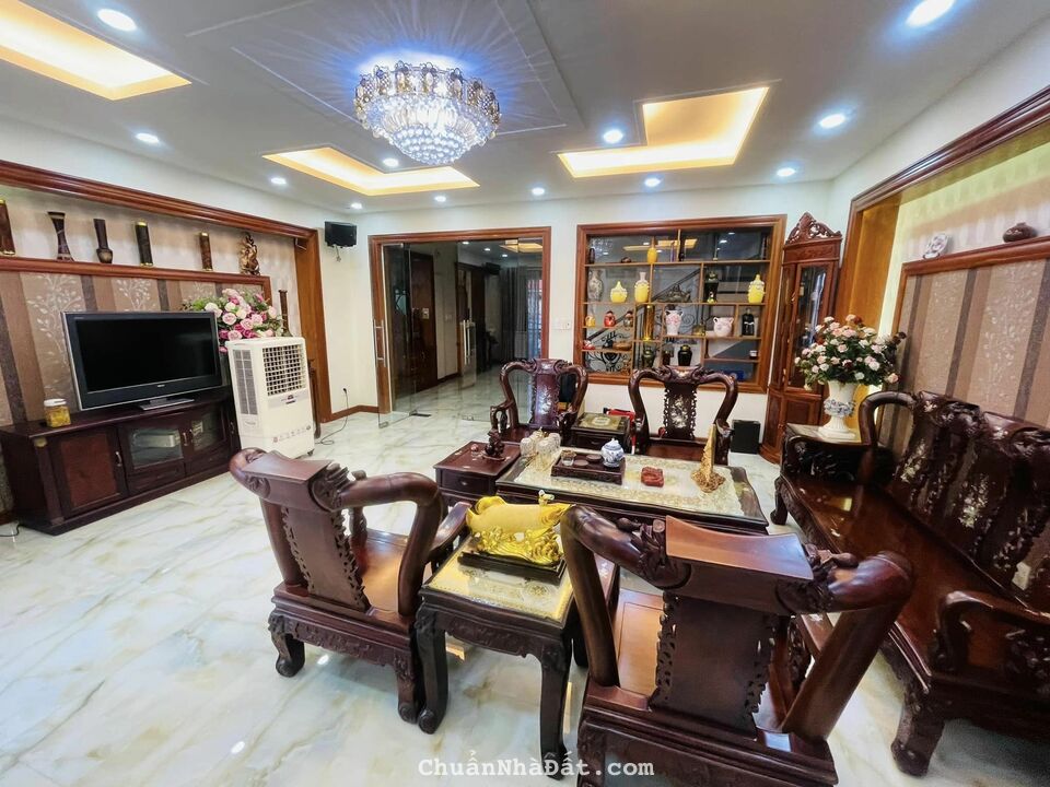 Bán Biệt Thự-HXH Tân Sơn Nhì-ngang 6.7m-nội thất xịn-khu phân lô-vuông+đẹp