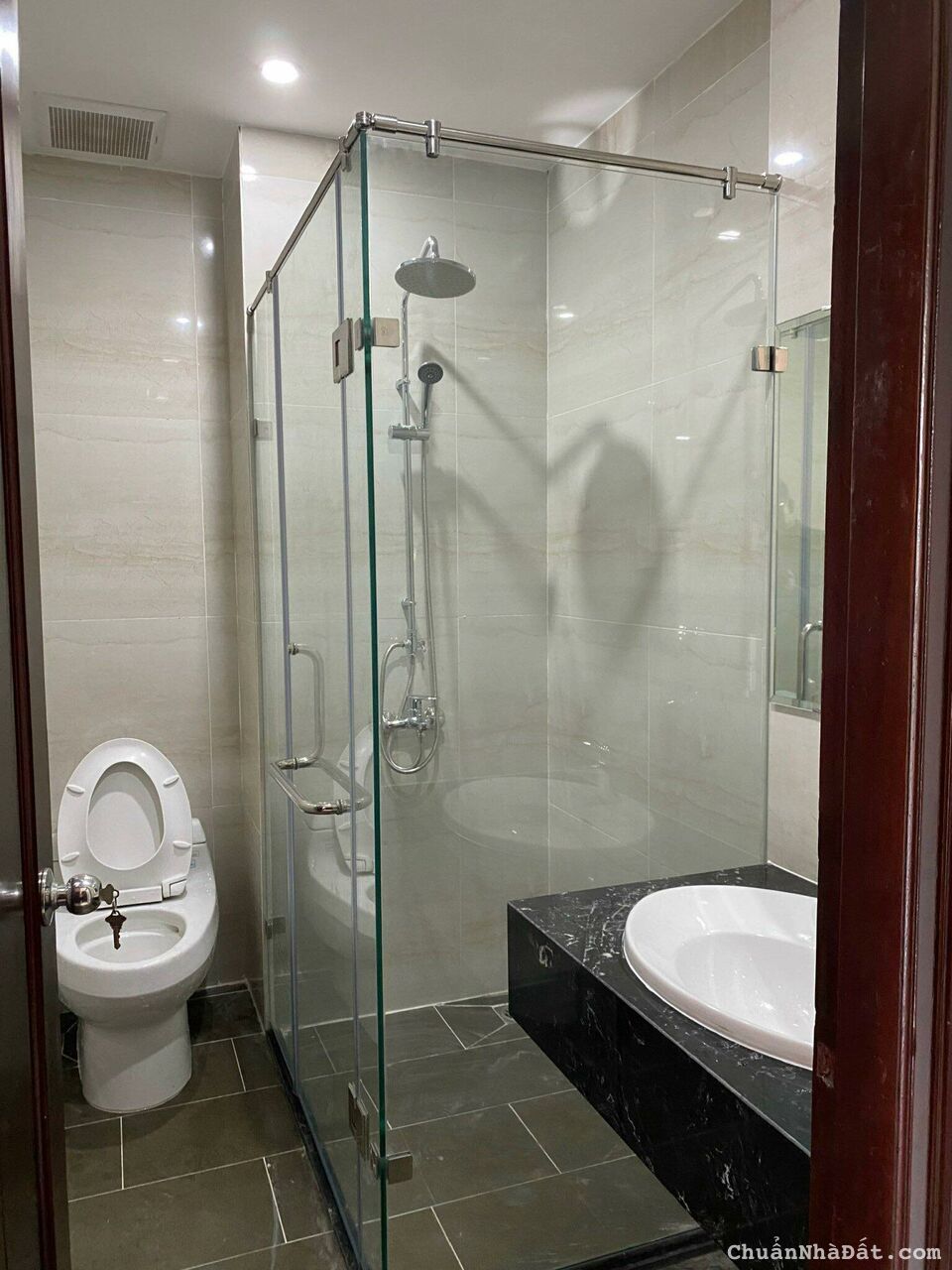 Bán nhà mặt tiền Hồng Bàng-9PN-thang máy+nội thất đẹp-cạnh bv+Hùng Vương Plaza-kinh doanh VIP