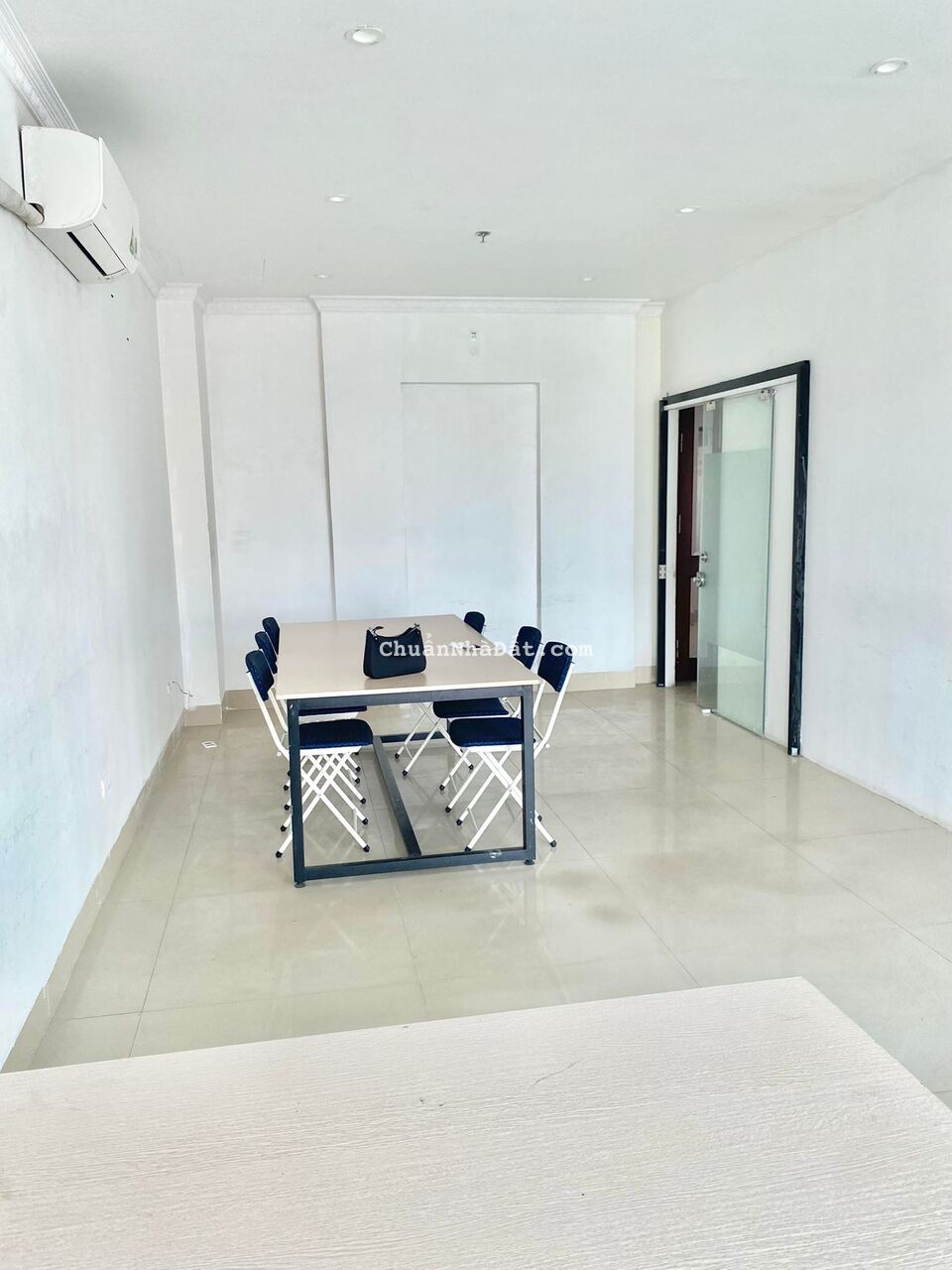 Cho thuê văn phòng nguyễn hoàng 35m2 giá 4tr 