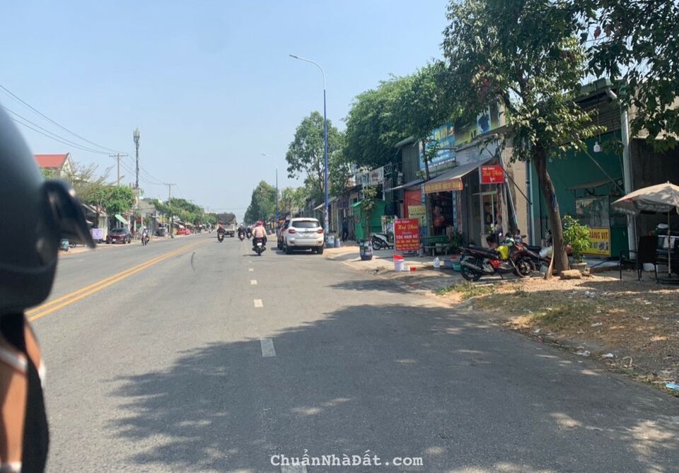 Tôi chủ bán lô đất 150m2 mặt tiền nhựa 16m. TT Bình Dương. Sổ hồng riêng 100% thổ cư Tôi chủ bán lô đất 150m2 mặt tiền nhựa 16m. TT Bình Dương. Sổ hồng riêng 100% thổ cư