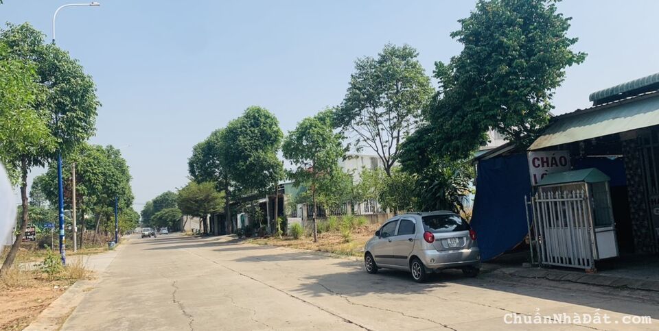 Về Hà Nội sống gần gia đình nên cần bán lỗ miếng đất (350m2) gần chợ và trường học