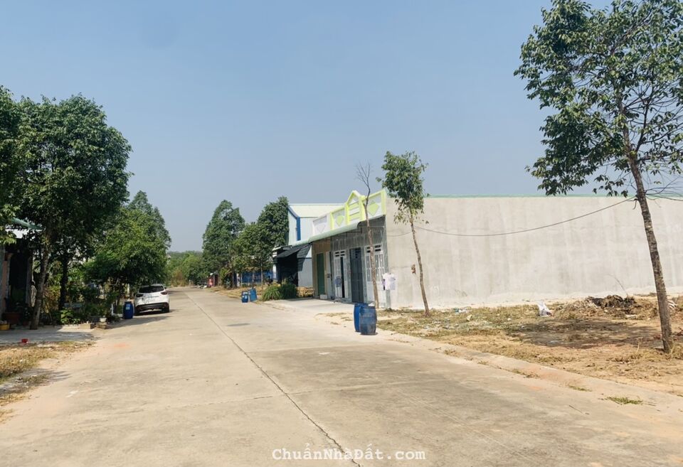 Về Hà Nội sống gần gia đình nên cần bán lỗ miếng đất (350m2) gần chợ và trường học