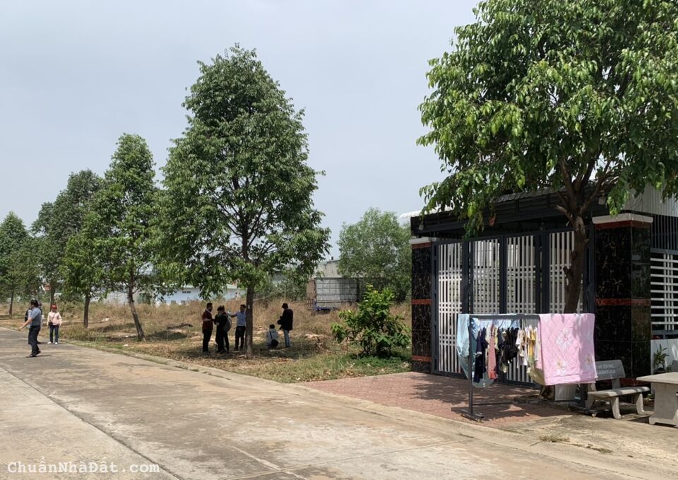 Bà chị kẹt tiền ngân hàng cần bán nhanh đất 180m2, Full thổ cư, SHR.