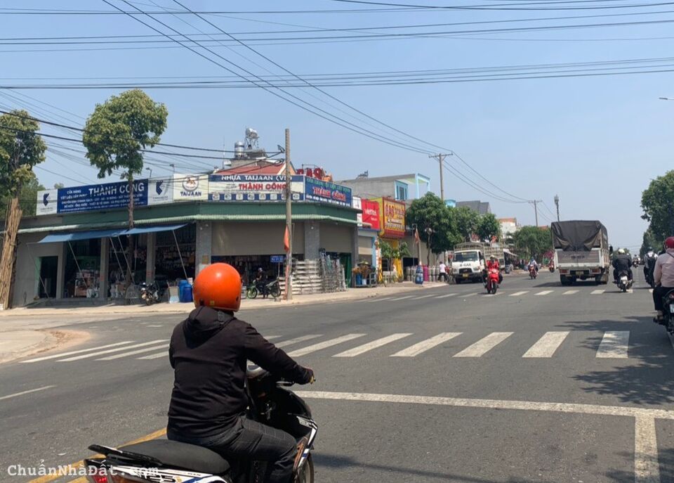 Chính chủ kẹt tiền bán gấp 312m2 ngay khu công nghiệp vinamilk kế bên là khu chợ 