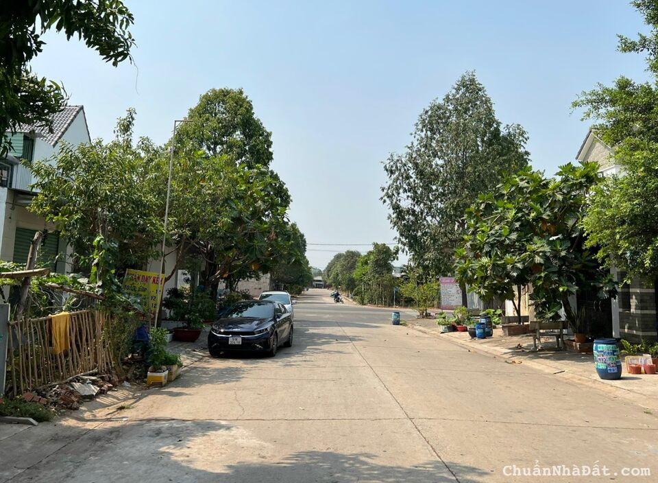 Bán gấp 2 dãy nhà trọ 16 phòng + 2 kiot, đang cho thuê kín phòng trung tâm Bình Dương