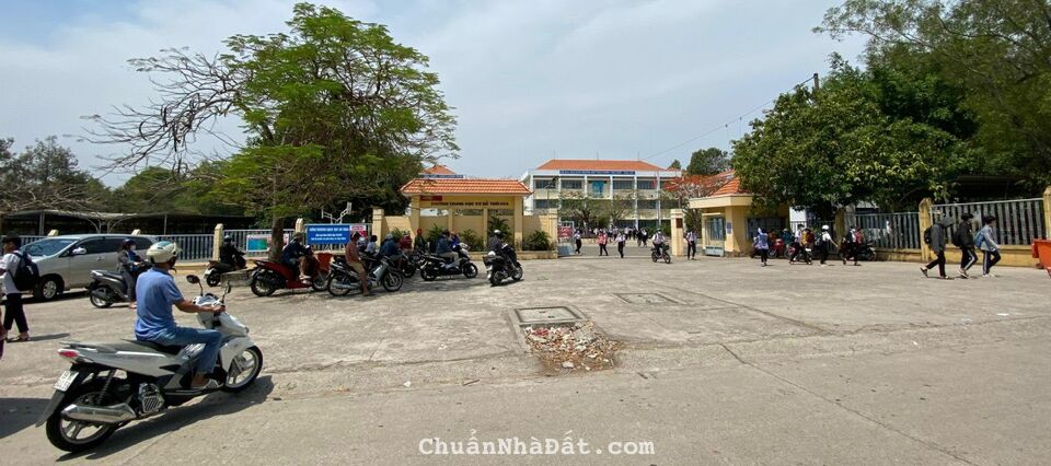 Bán gấp 2 dãy nhà trọ 16 phòng + 2 kiot, đang cho thuê kín phòng trung tâm Bình Dương