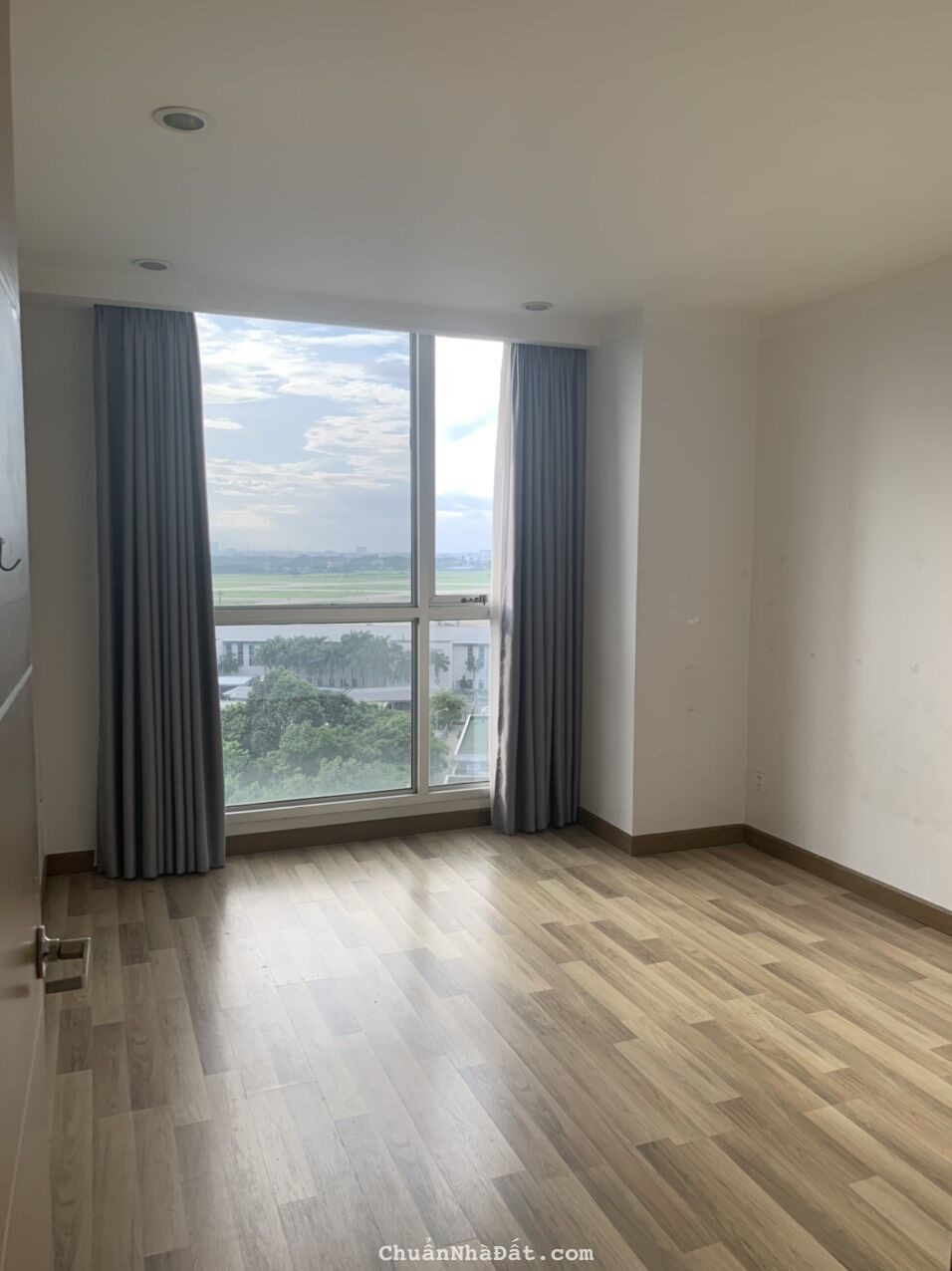 Cho Thuê Căn Hộ Sài Gòn Airport Plaza | 2 Phòng Ngủ 93m2 Nội Thất Cơ Bản #15Tr Tel 0942811343 Tony