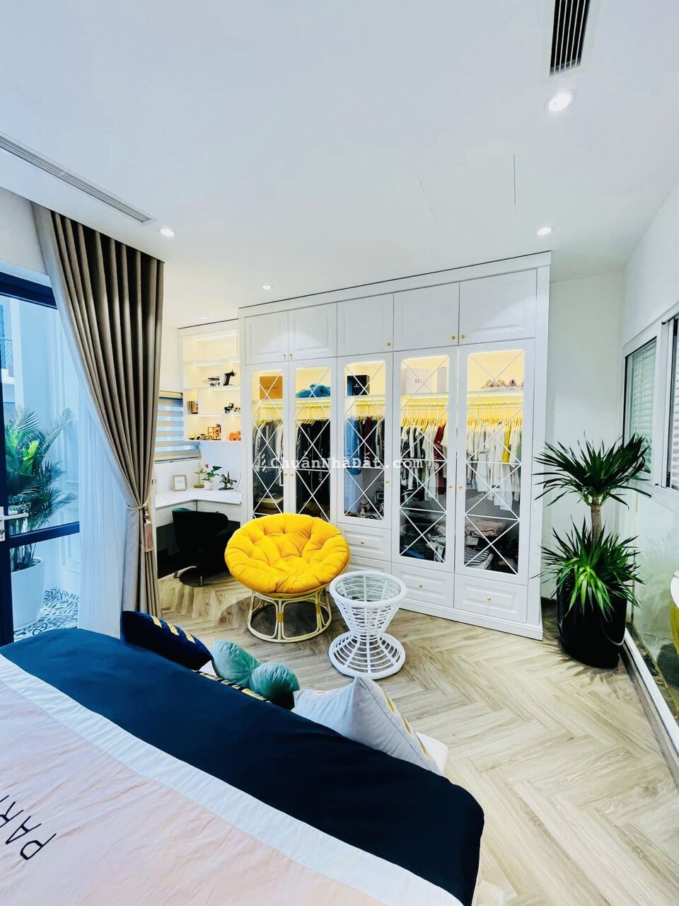 Gấp gấp bán nhà Hoàng Quốc Việt 35M nhỉnh 5 tỷ - sát phố gần ô tô 