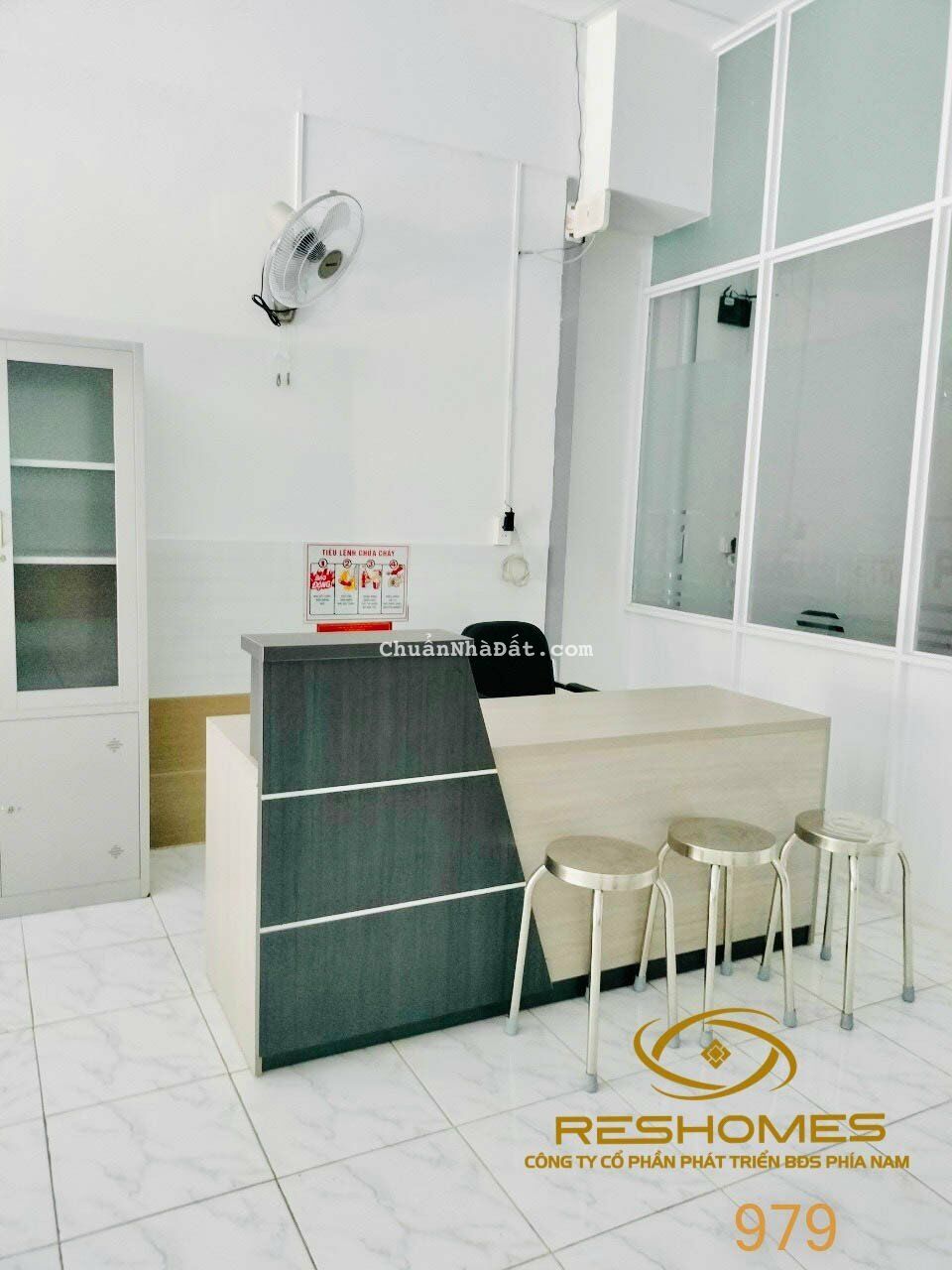 Ms 979_ Mặt bằng trống thông suốt Võ Thị Sáu, ngang 8m, cửa cuốn tự động