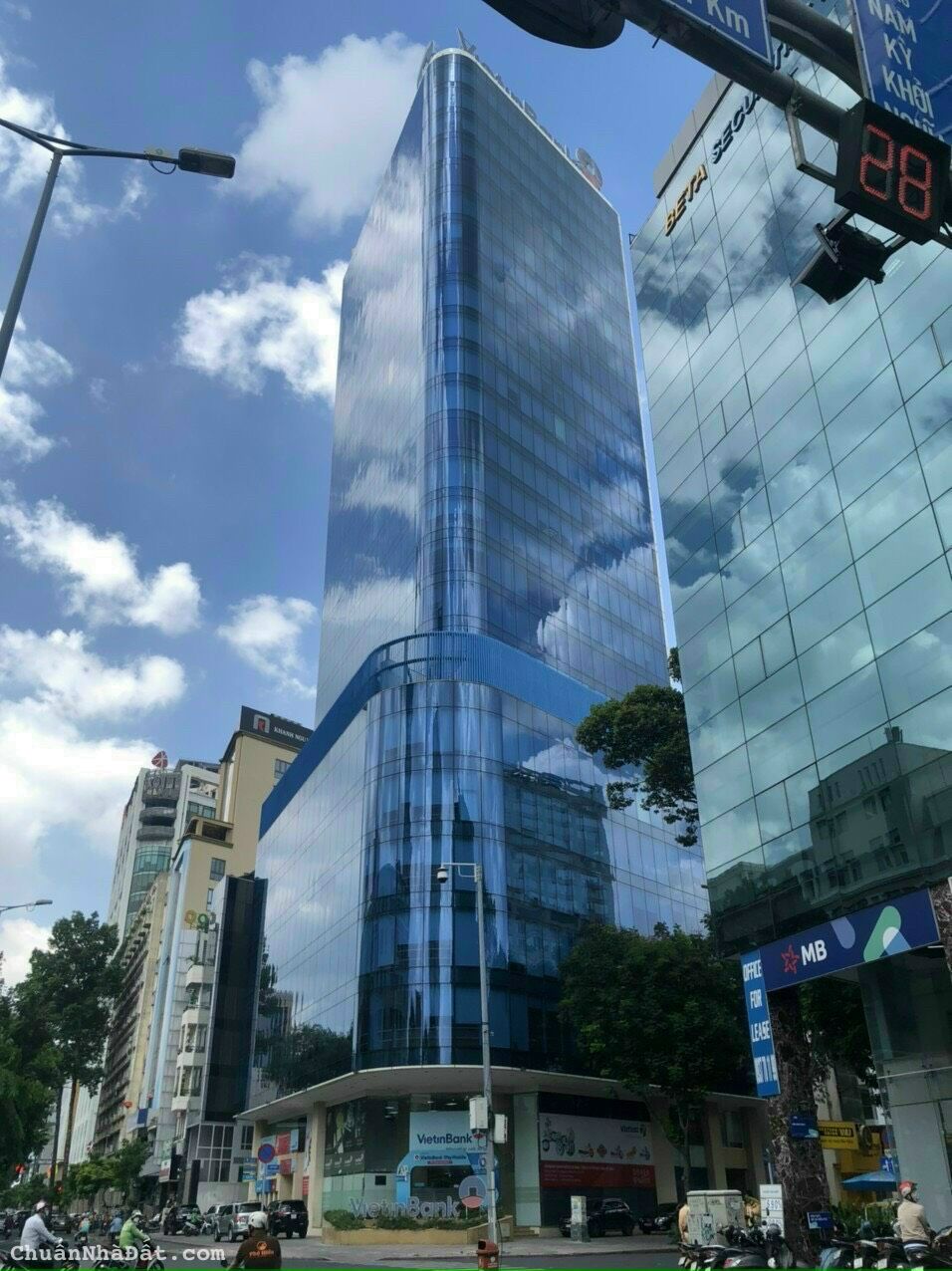 CHO THUÊ NHÀ MT SƯ VẠN HẠNH, P.12, QUẬN 10 DT: 4X20M, KC: TRỆT LỬNG 3 LẦU GIÁ 75TR/THÁNG