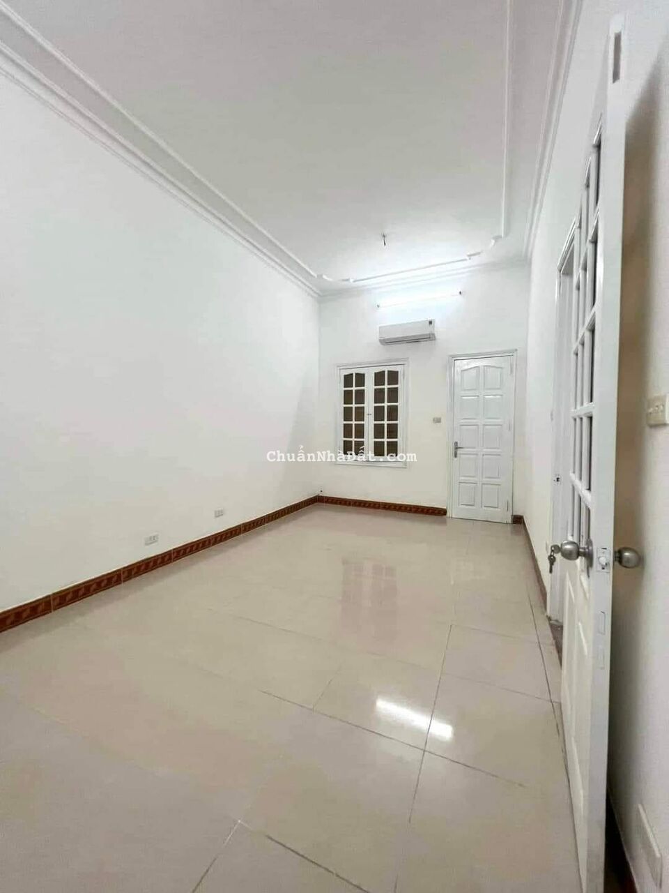 Bán Nhà Phố Tôn Đức Thắng, Đống Đa  86m2 3T MT5m 19 tỷ 0979312111