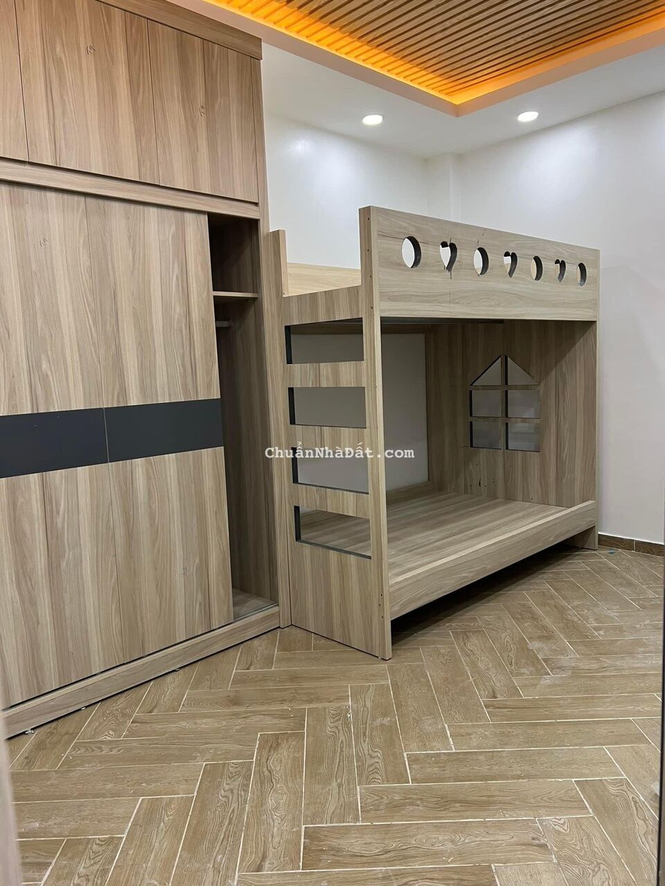 Bán CCMN 61 Phòng, Doãn Kế Thiện, Mai Dịch, Cầu Giấy 165m2 9T 45 tỷ 0979312111