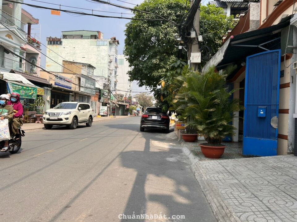 Bán lô đất duy nhất trong khu đồng bộ Phan Huy Ích,Dt:4x19m,GPXD. Giá 6.3 tỷ Tl. Bán lô đất duy nhất trong khu đồng bộ Phan Huy Ích,Dt:4x19m,GPXD. Giá 6.3 tỷ Tl.