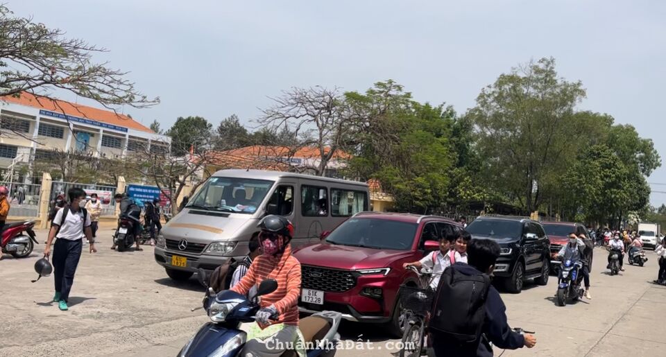 CẦN BÁN GẤP LÔ ĐẤT NGAY MẶT TIỀN QL13, FULL 150M2 THỔ CƯ, GẦN TRƯỜNG CHỢ