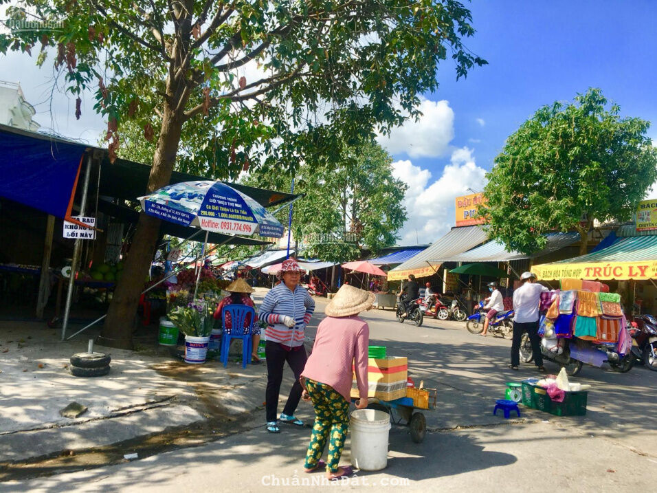 TÔI CHỦ BÁN GẤP 150m2 SÁT CHỢ,TRƯỜNG THPT,CÁCH QL13 100m.TIỆN BUÔN BÁN,FULL THỔ CƯ