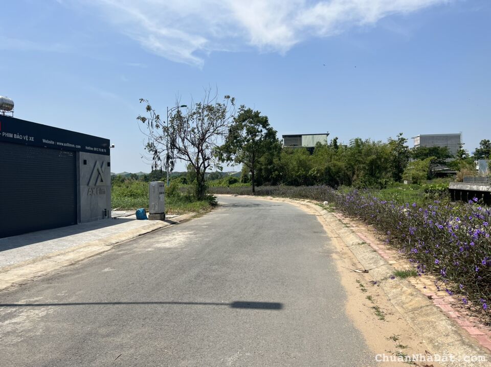 Chính chủ bán gấp lô đất 220m2 full thổ cư ngay QL 13, SHR, gần chợ, trường giá 3 tỷ 9