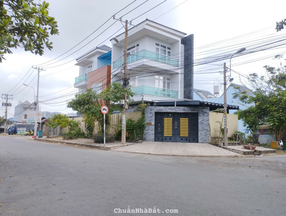 Bán nhanh nền đất trục chính 711 diện tích 182m2, thông ra Nguyễn Duy Trinh Đại học Bách khoa Q9 Bán nhanh nền đất trục chính 711 diện tích 182m2, thông ra Nguyễn Duy Trinh Đại học Bách khoa Q9