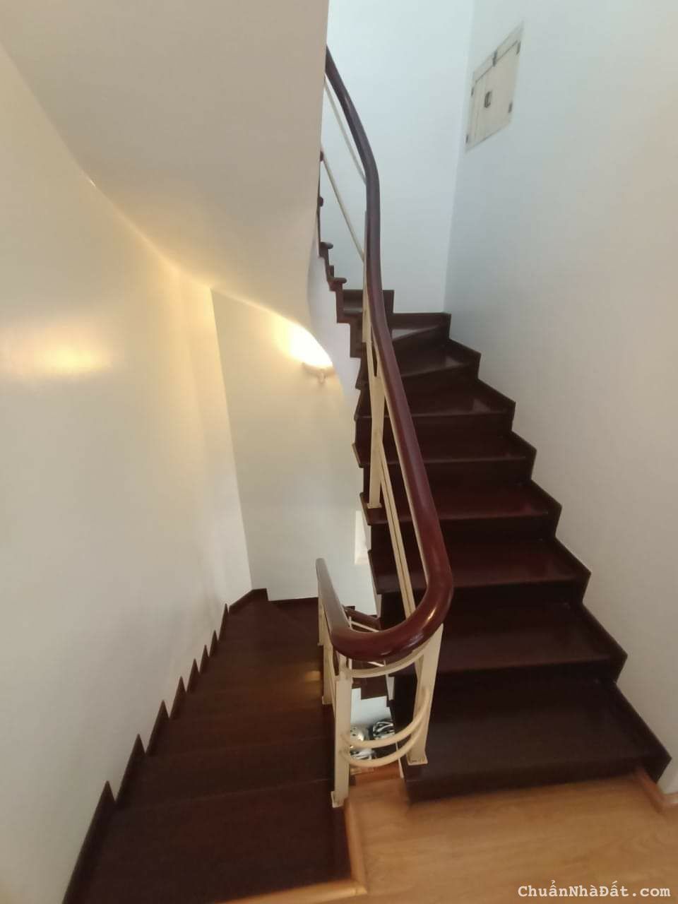 BÁN NHÀ MẶT PHỐ LẠC LONG QUÂN, LÔ GÓC , ÔTÔ ĐỖ CỬA, KINH DOANH.