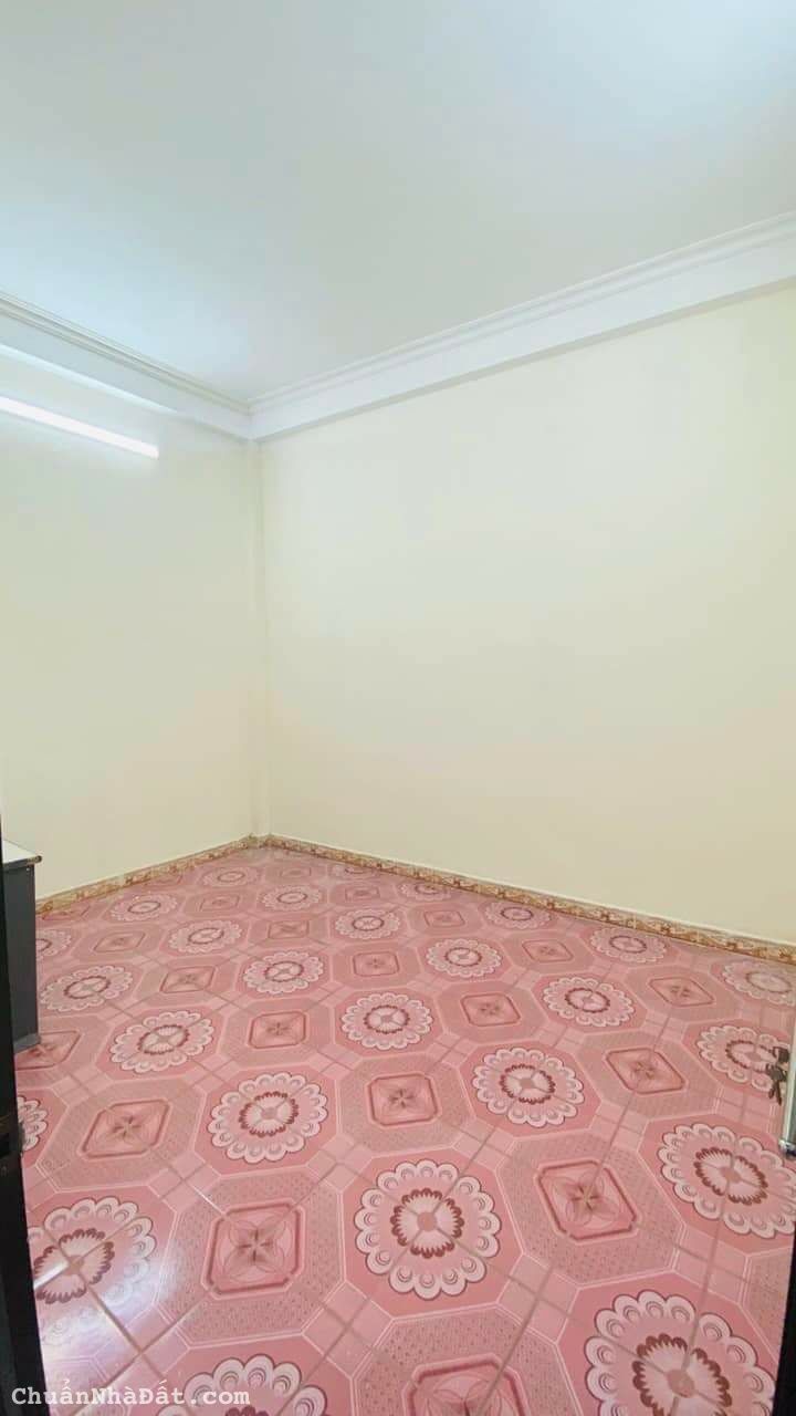 BÁN NHÀ NGUYỄN ĐÌNH HOÀN, CẦU GIẤY, DT 44M, 5.8 TỶ.