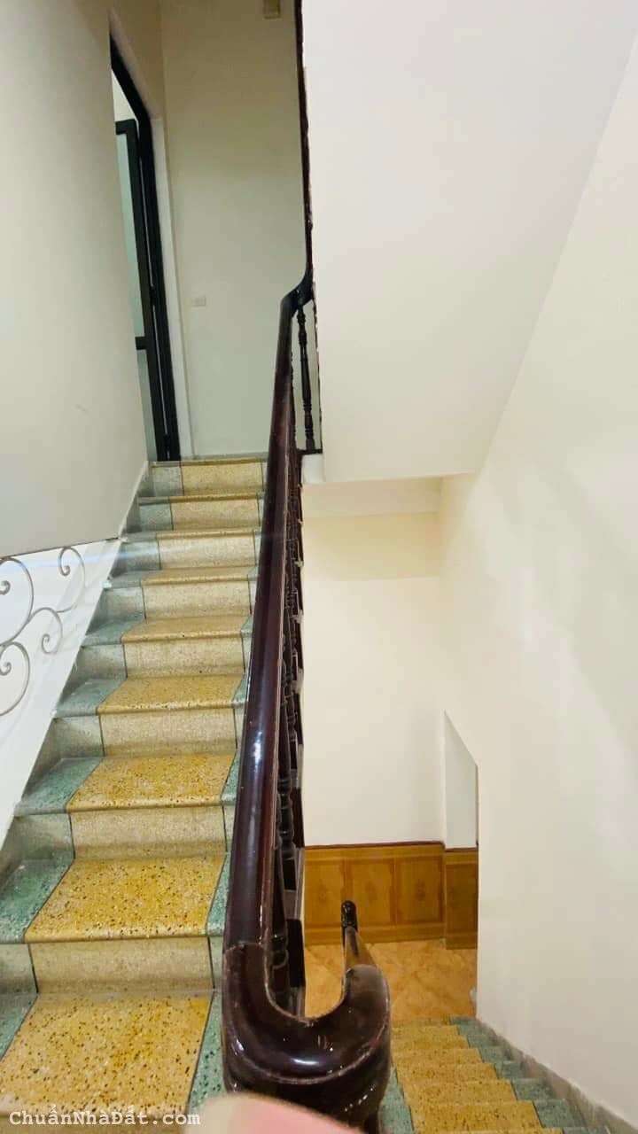 BÁN NHÀ NGUYỄN ĐÌNH HOÀN, CẦU GIẤY, DT 44M, 5.8 TỶ.