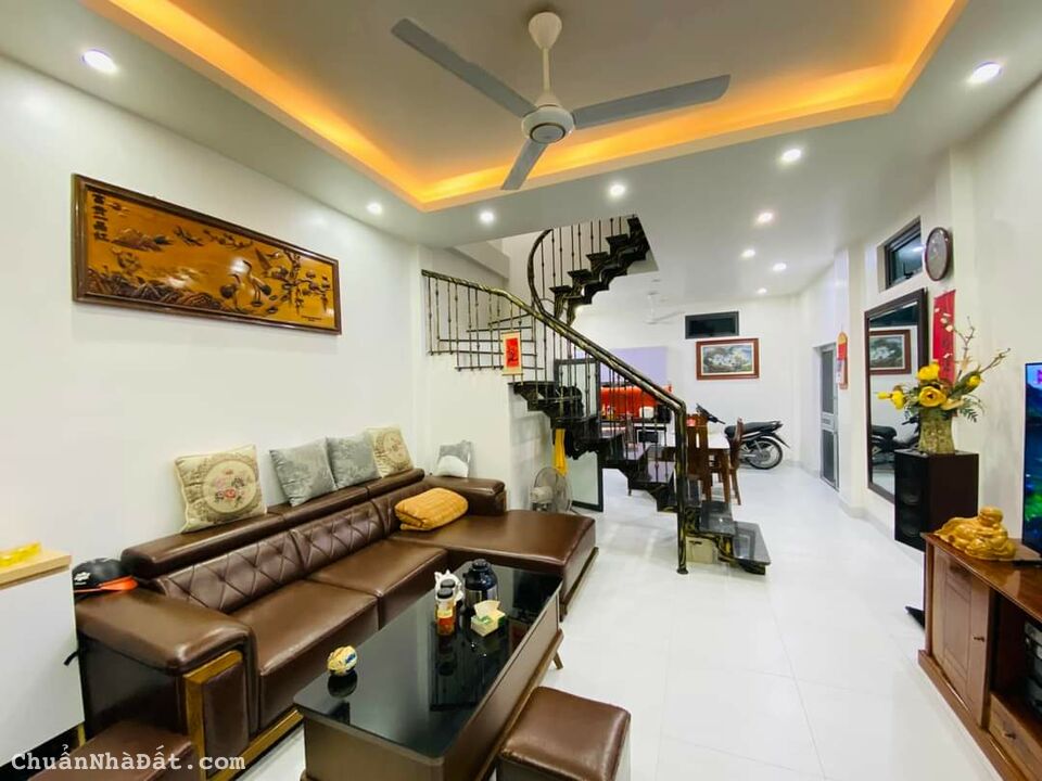 NHÀ ĐẸP THỤY KHUÊ, TÂY HỒ, LÔ GÓC 3 MẶT THOÁNG, DT 39M, GIÁ 5.5 TỶ.