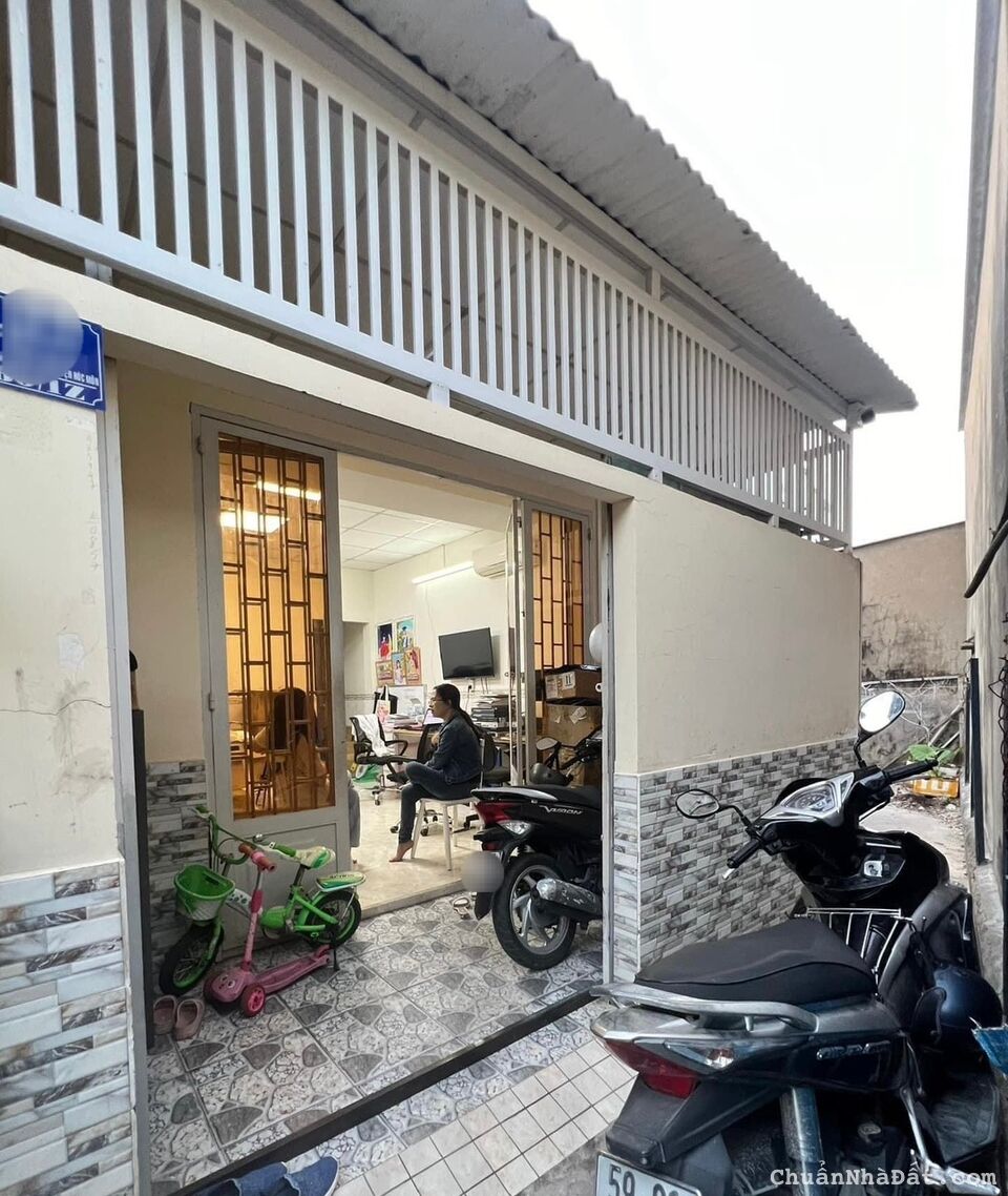 Bán nhà Bà Điểm, SHR, KT 4,2x13m, còn mới, giá 2,35 Tỷ Bán nhà Bà Điểm, SHR, KT 4,2x13m, còn mới, giá 2,35 Tỷ