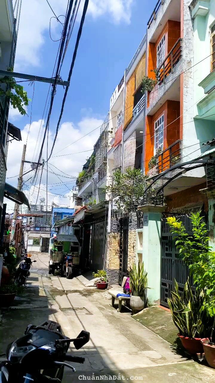 Bán nhà hxh ĐHT 27, quận 12, KT 4x16, lửng lầu, 3PN, giá 4,4 Tỷ Bán nhà hxh ĐHT 27, quận 12, KT 4x16, lửng lầu, 3PN, giá 4,4 Tỷ