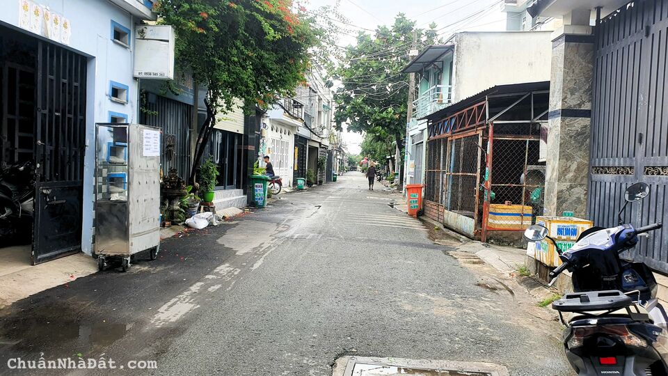 Bán nhà Hóc Môn, KT4,3x15, hậu 9m, mặt tiền nhựa 6m, gần chợ Đại Hải, XTT, giá 3,85 Tỷ Bán nhà Hóc Môn, KT4,3x15, hậu 9m, mặt tiền nhựa 6m, gần chợ Đại Hải, XTT, giá 3,85 Tỷ