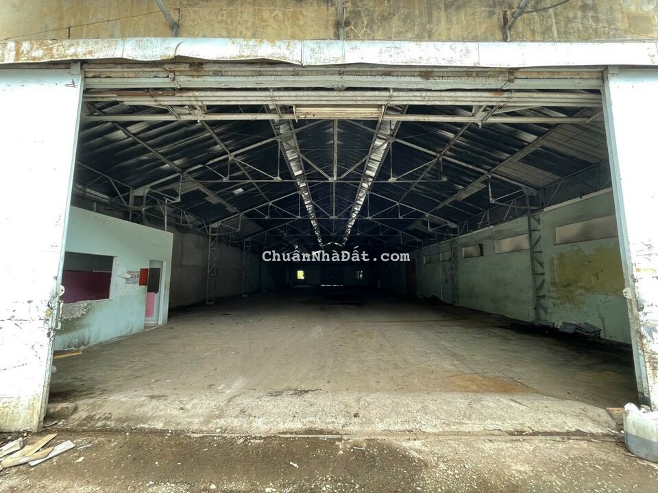 Cho thuê lâu dài 900m², kho xưởng, mặt bằng, mặt tiền Phan Văn Trị, P10, Gò Vấp.