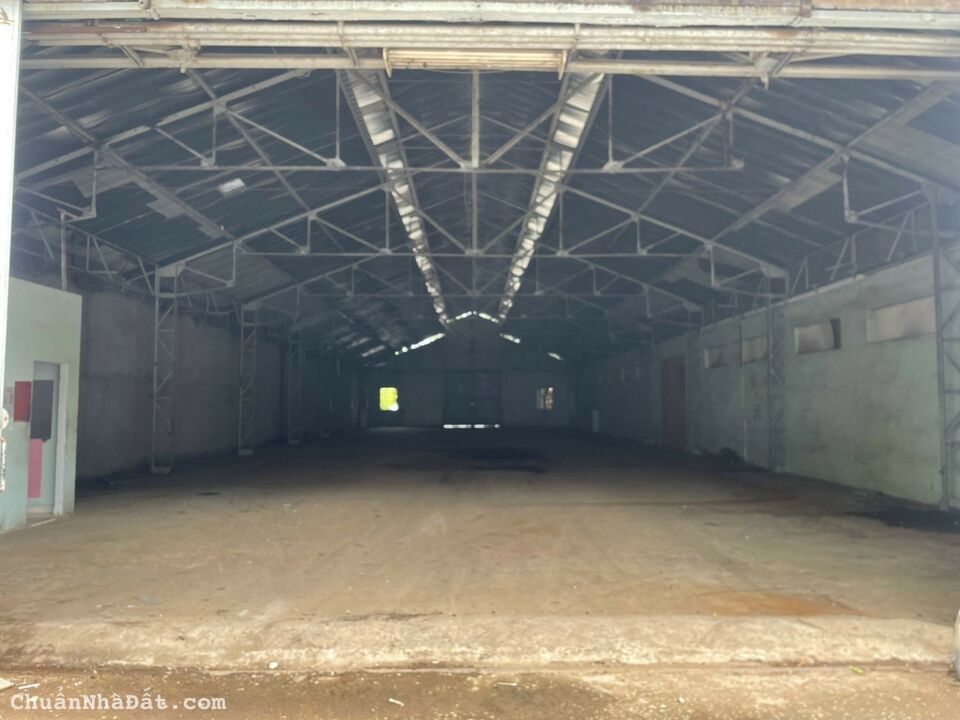 Cho thuê lâu dài 900m², kho xưởng, mặt bằng, mặt tiền Phan Văn Trị, P10, Gò Vấp.