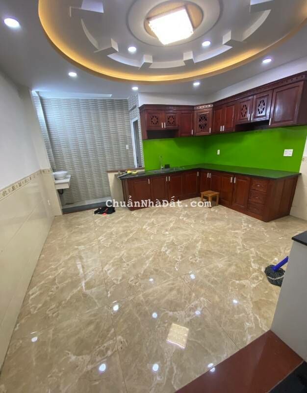 Cần cho thuê nhà hẻm ô tô khu nhà mới xây đồng bộ Dương Quảng Hàm P5 GV.