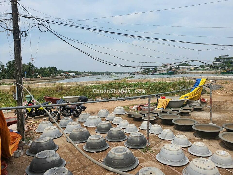 Bán nền mặt tiền 5m x 22m = 113m2(thổ cư 100%), view sông Bờ kè sông Cái Răng, phường Ba Láng, quận