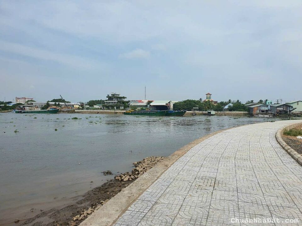 Bán nền mặt tiền 5m x 22m = 113m2(thổ cư 100%), view sông Bờ kè sông Cái Răng, phường Ba Láng, quận