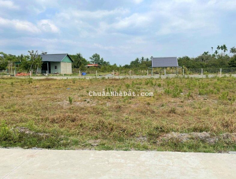 1400m2(35x40) đất 100% thổ cư, trung tâm Gò Dầu, giá 650 triệu/sổ