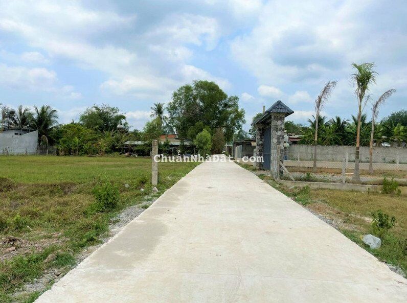 1400m2(35x40) đất 100% thổ cư, trung tâm Gò Dầu, giá 650 triệu/sổ