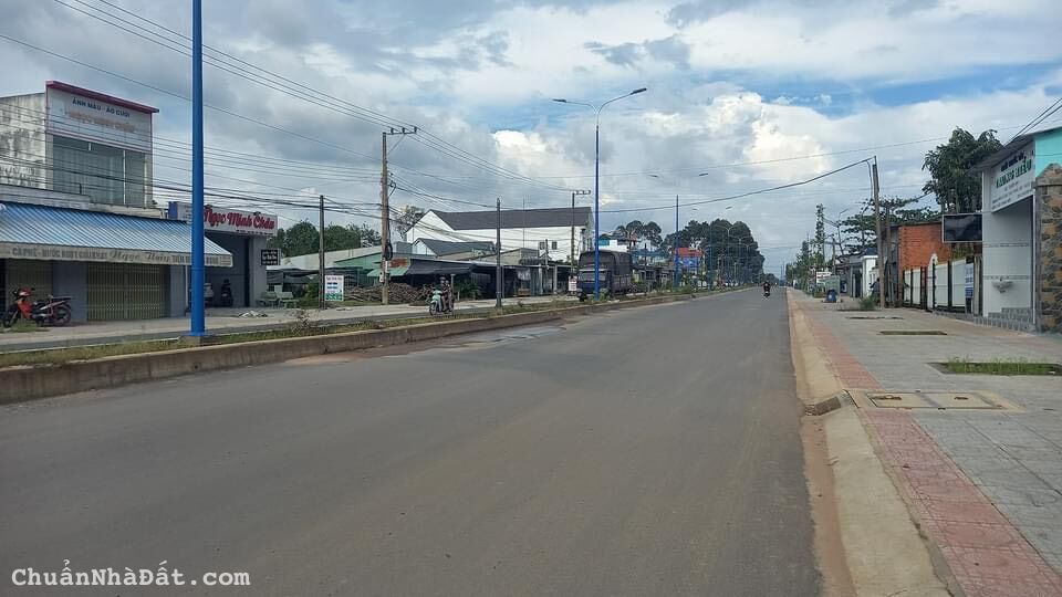 Bán 231m2 full thổ cư ngay trung tâm hành chính,giá 880tr thương lượng