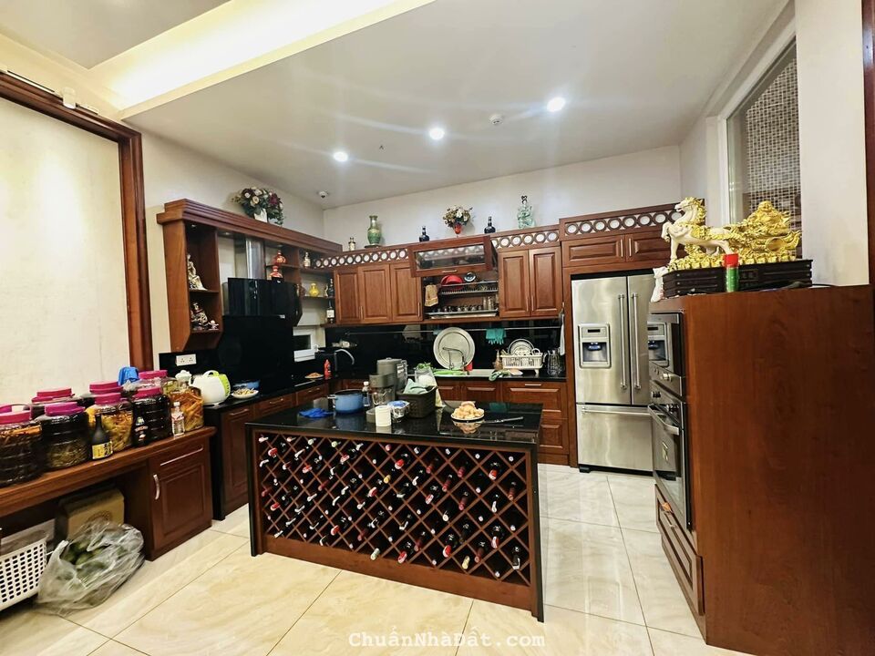 Phân Lô Ngọc Khánh Ba Đình – 70m2 6 Tầng Thang Máy – Gara Oto Tránh – Nội Thất – 16 Tỷ