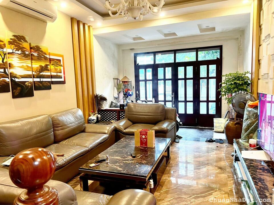 Nhà Hiếm💥Bán nhà Trúc Bạch Ba Đình💥45m2💥6 Tầng💥Oto vào nhà💥Nhà Đẹp Ở Luôn💥11 Tỷ 