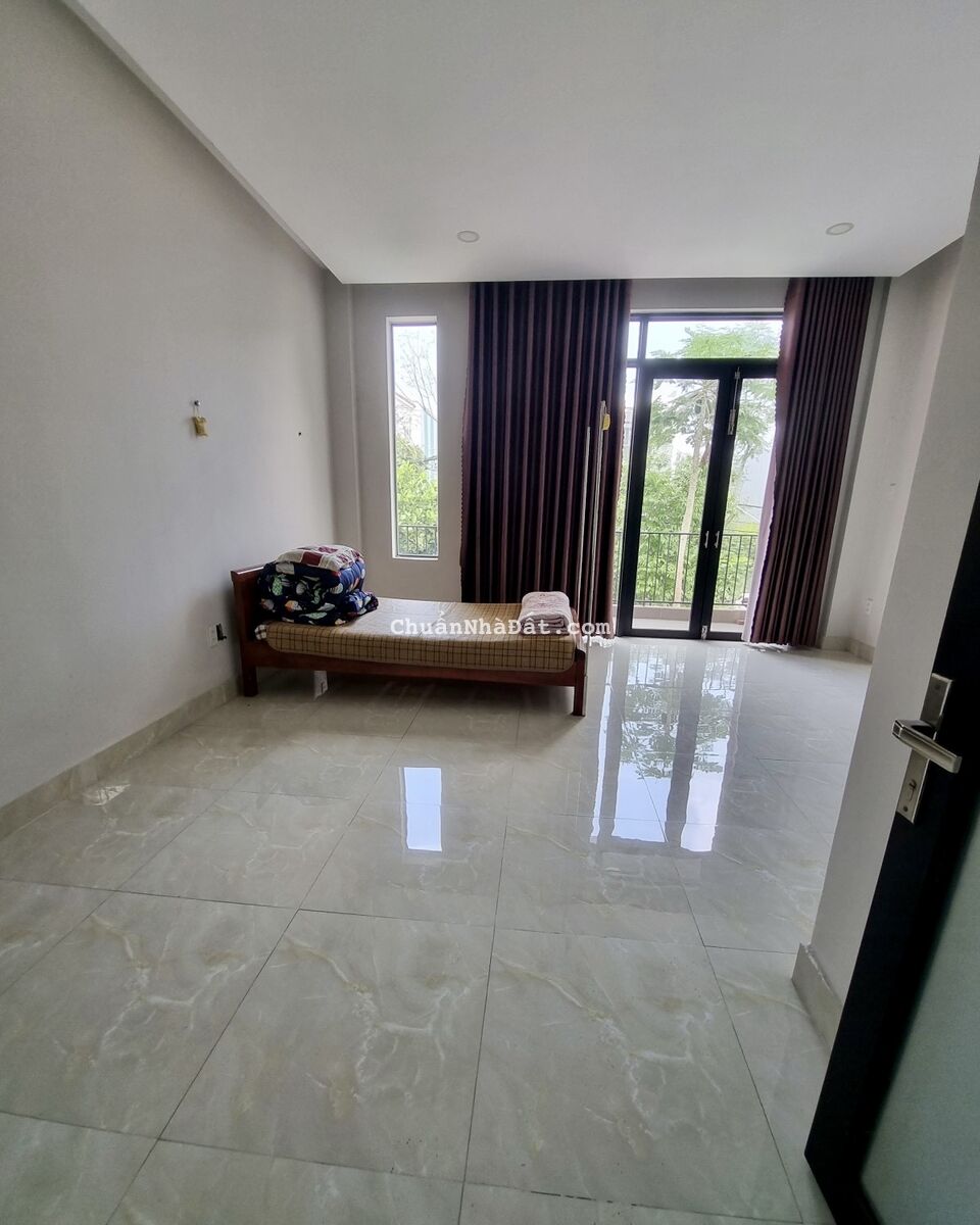 Bán nhà 2 Tầng DT 100m2, mặt tiền HÓA QUÊ TRUNG, Hải Châu, đường 5m, KD - Chỉ 5,4 Tỷ.