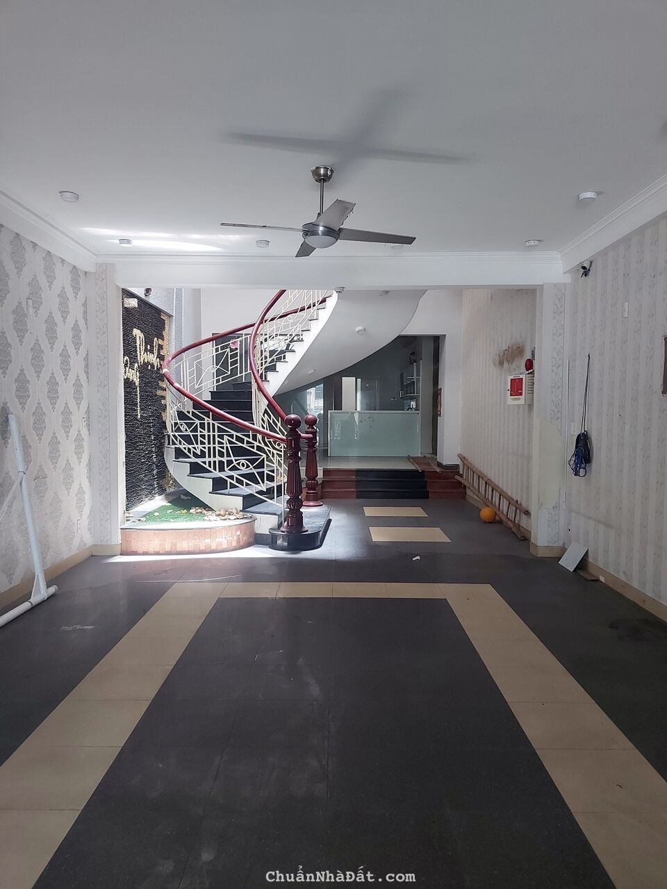 Giảm sụp hầm 5,2 Tỷ, mặt tiền Phan Châu Trinh, 6 Tầng DT 142m2, đắc địa KD - 18 Tỷ