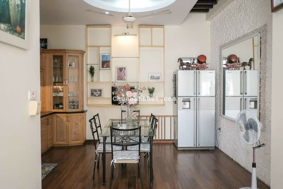 Bán nhà mặt phố tại Đường Nước Phần Lan, Tây Hồ, Hà Nội diện tích 43m2 giá 12.2 Tỷ