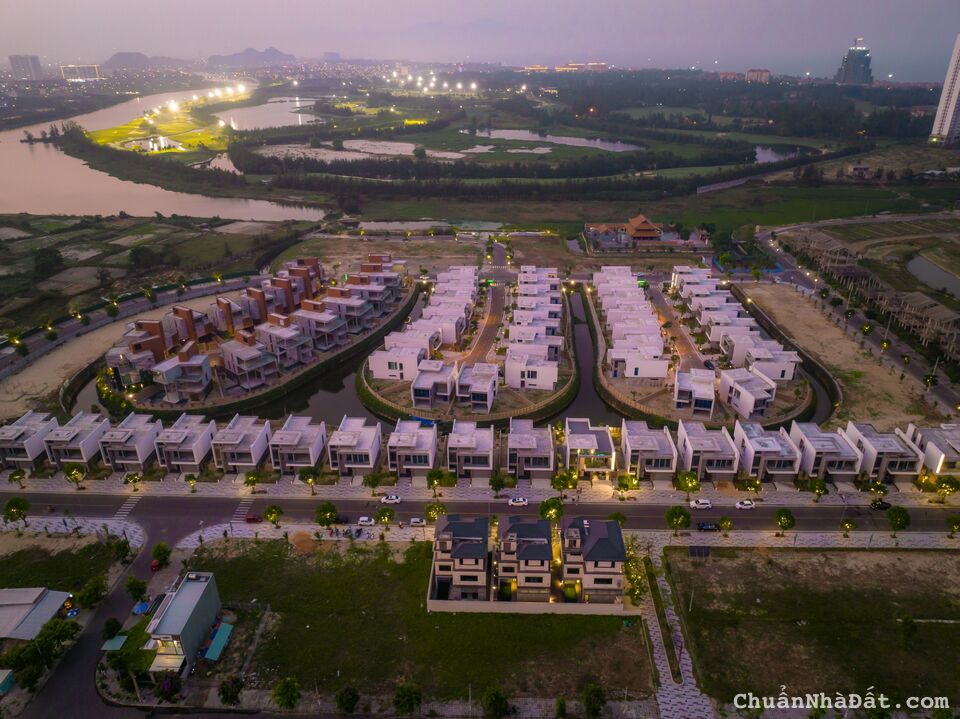 Bán biệt thự rộng 440m2 cạnh 2 sân Golf 18 lỗ đẳng cấp Quốc Tế lớn nhất Đà Nẵng - Quảng Nam