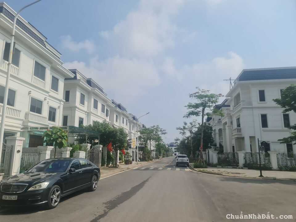 Bán biệt thự mới và đẹp trong khu đô thị VCI, Vĩnh Yên, Vĩnh Phúc. Lh: 0986934038
