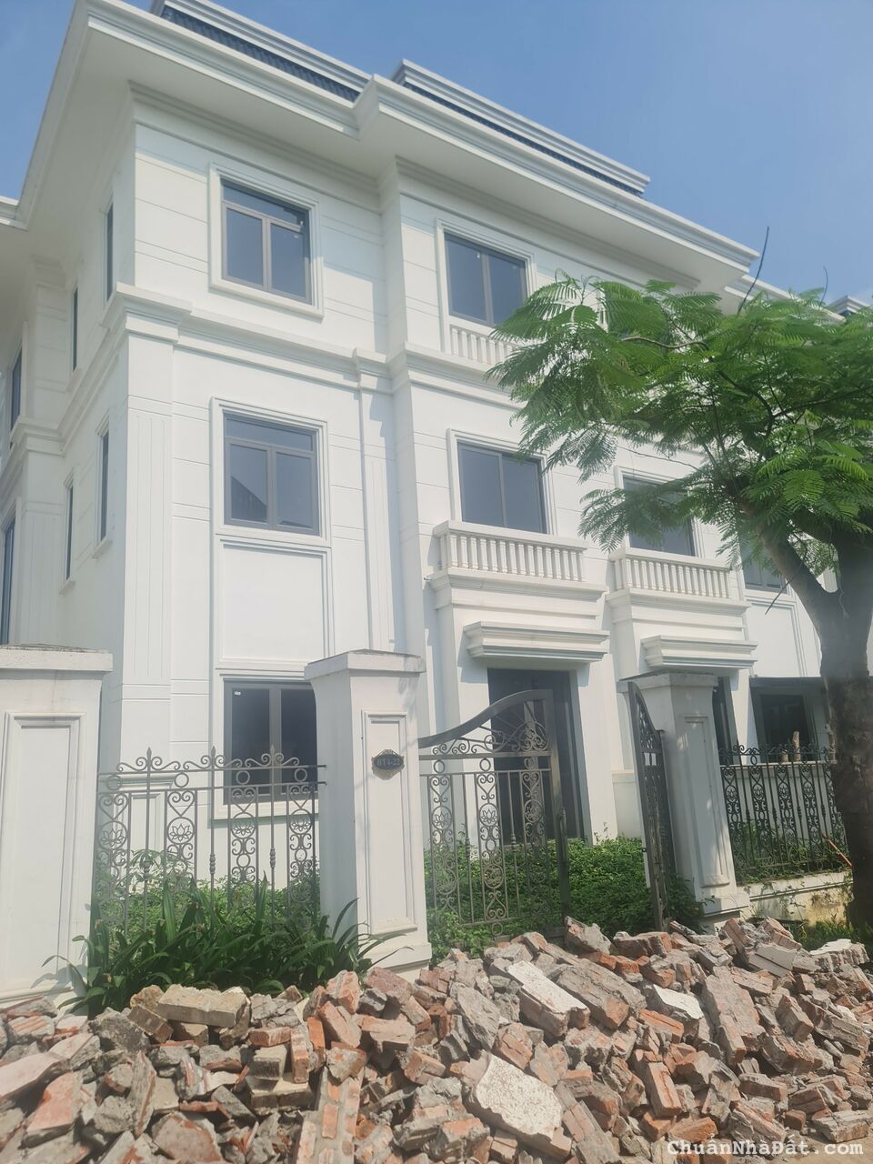 Bán biệt thự mới và đẹp trong khu đô thị VCI, Vĩnh Yên, Vĩnh Phúc. Lh: 0986934038