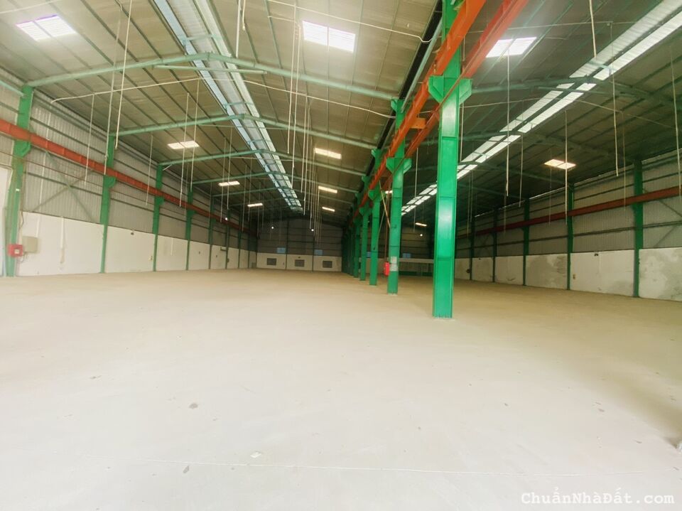 Cho thuê 3700m2 xưởng đầy đủ phòng cháy tại Định Trung, Vĩnh Yên, Vĩnh Phúc. Lh: 0986934038