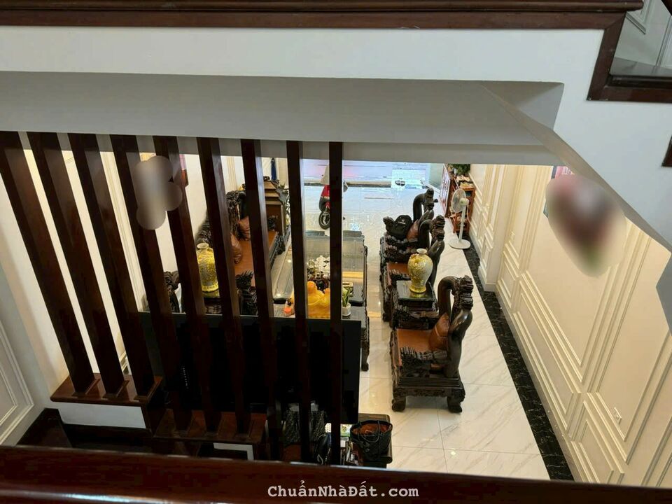 Bán nhà kinh doanh sầm uất đủ đồ mặt đường Lê Hồng Phong, Đồng Tâm, Vĩnh Yên. Lh: 0986934038