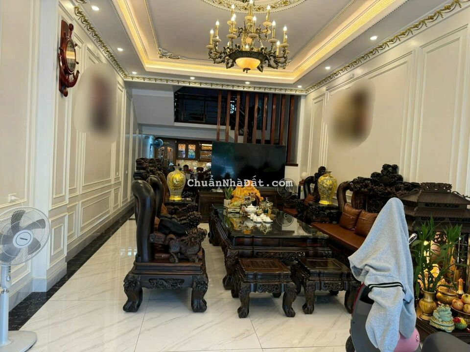 Bán nhà kinh doanh sầm uất đủ đồ mặt đường Lê Hồng Phong, Đồng Tâm, Vĩnh Yên. Lh: 0986934038