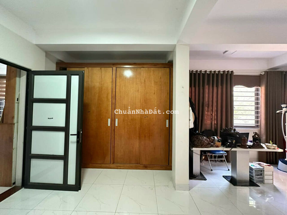 Bán nhà mặt phố kinh doanh cực sầm uất Mê Linh, Liên Bảo, Vĩnh Yên