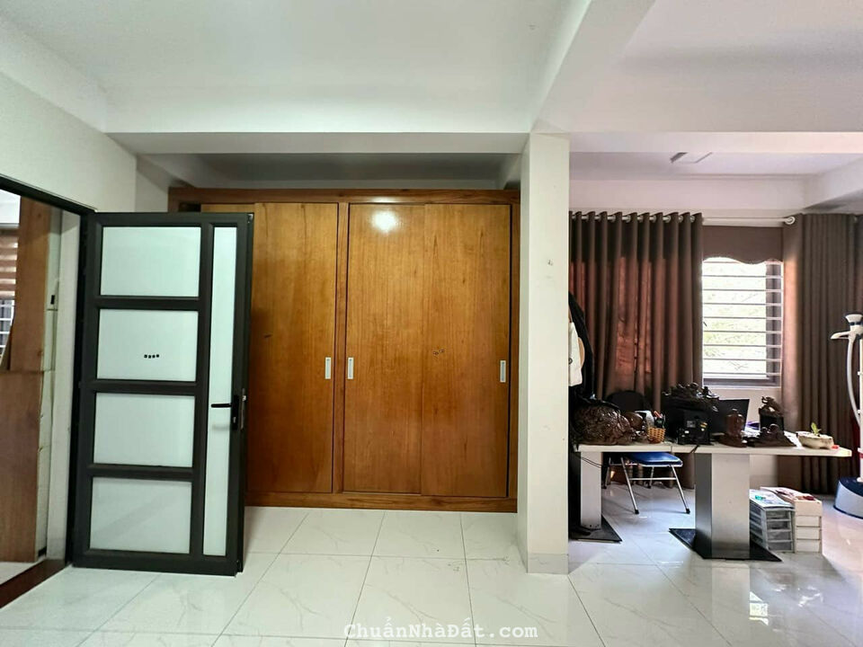 Bán nhà mặt phố kinh doanh cực sầm uất Mê Linh, Liên Bảo, Vĩnh Yên