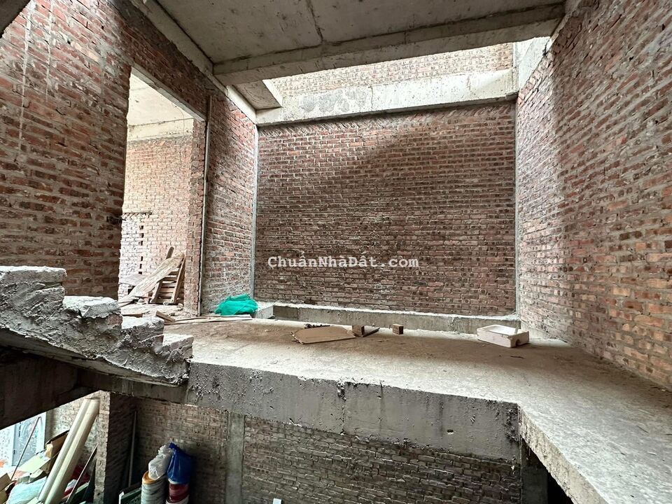 Bán nhà 5 tầng mặt đường Trần Phú, Vpit Praza, Định Trung, Vĩnh Yên. Lh: 0986934038